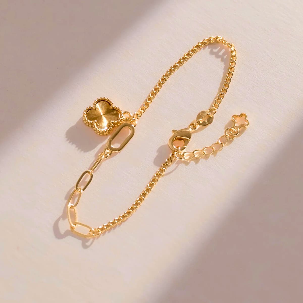 Pulsera Cubana Clover 1.1 cm – Oro Laminado 18K | OM JOYERÍA