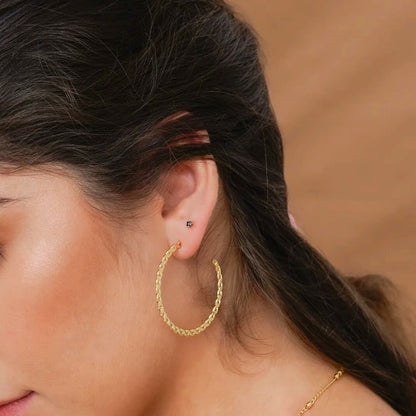 Aretes Semi Candonga 3.8 cm – Oro Laminado 18K | OM JOYERÍA