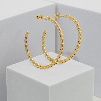 Aretes Semi Candonga 3.8 cm – Oro Laminado 18K | OM JOYERÍA
