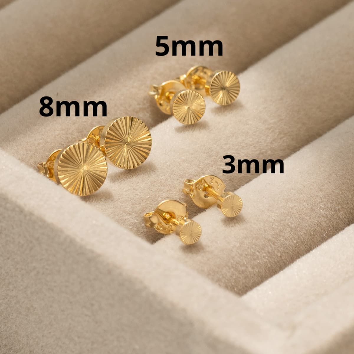 Aretes Topos Sol  – Oro Laminado 18K | OM JOYERÍA