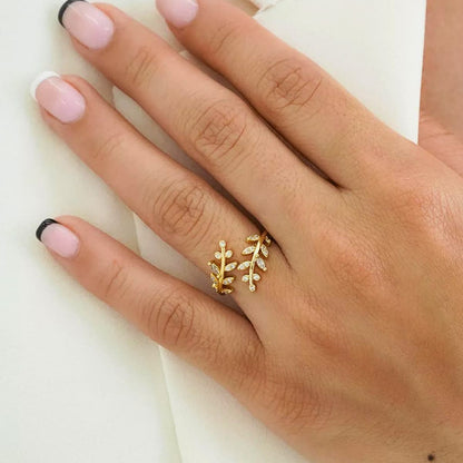 Anillo Victory Ajustable – Oro Laminado 18K | OM JOYERÍA